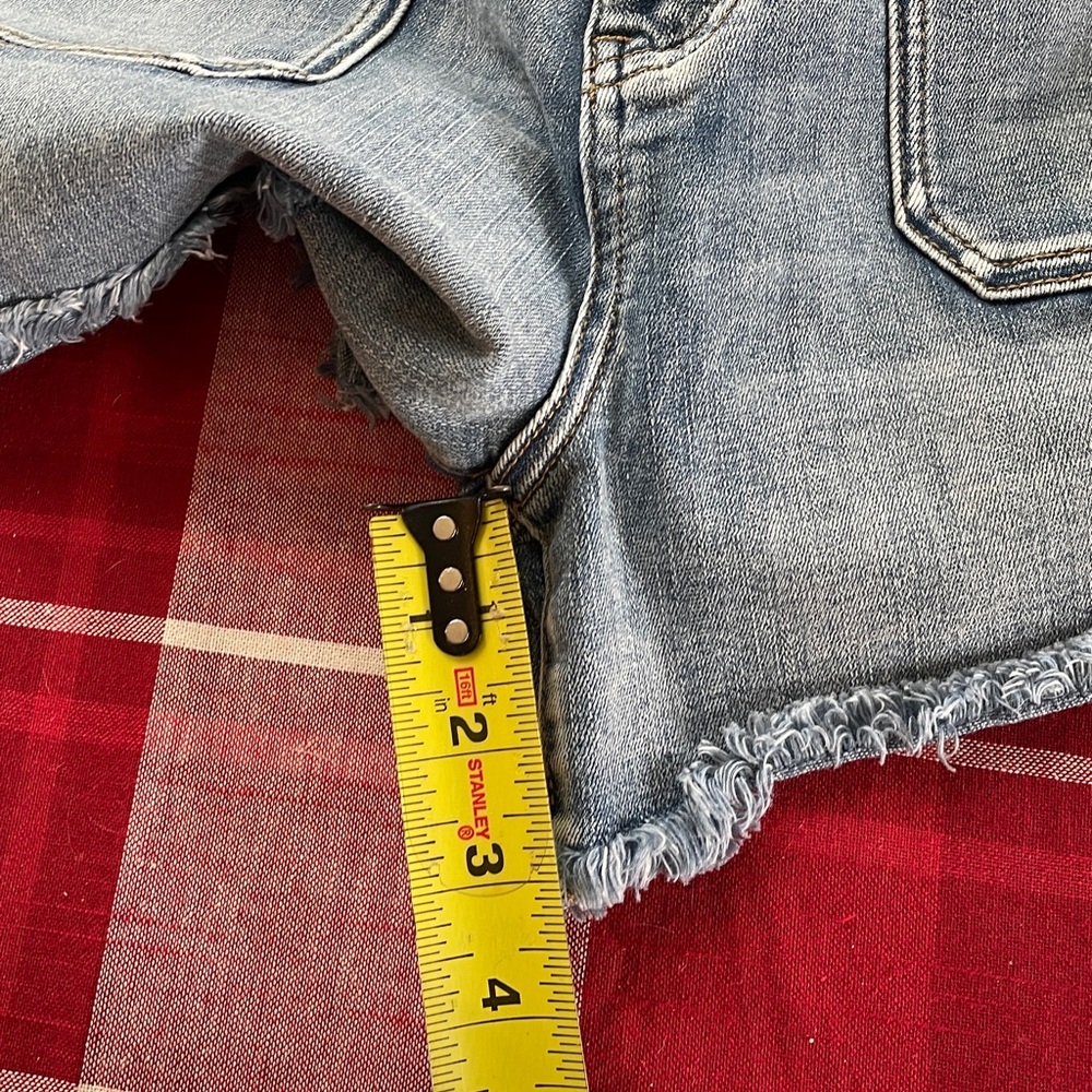 Judy Blue Size 29 Frayed Hem Jean Shorts - Picture 10 of 10